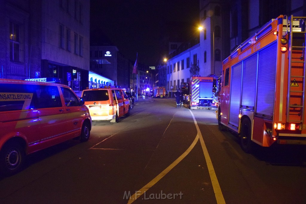 Feuer 2 Koeln Altstadt Nord Marzellenstr P03.JPG - Miklos Laubert